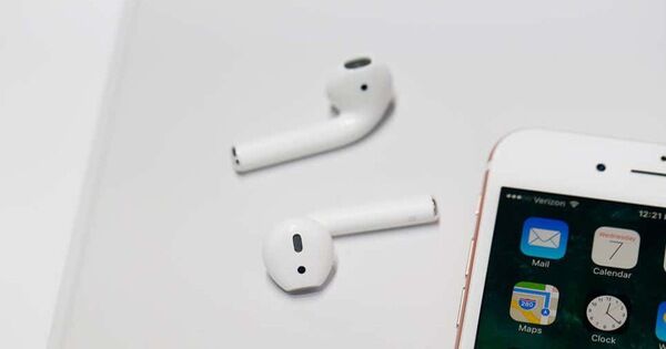 Mỹ: Thiếu niên tiêm vắc xin COVID-19 được tặng AirPod