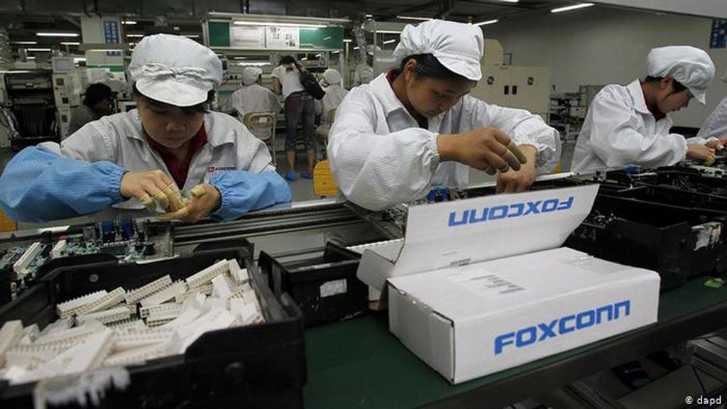 Foxconn tuyển gấp 200.000 công nhân trước khi iPhone 13 ra mắt
