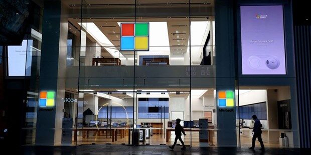 Microsoft cung Qualcomm tang toc trong cuoc dua phat trien vu tru ao hinh anh 2
