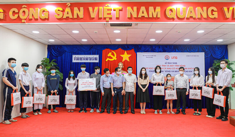 VNG trao tặng gần 4.000 thiết bị học online cho học sinh khó khăn 3 tỉnh miền Tây