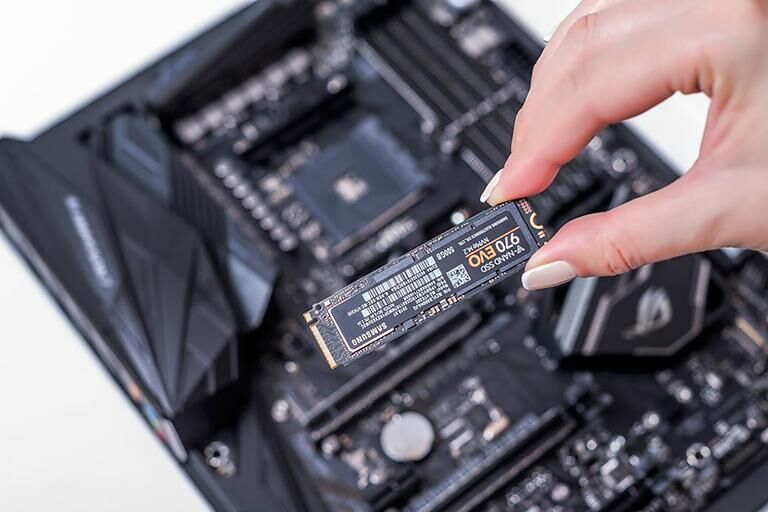 Samsung cân nhắc tăng giá ổ SSD