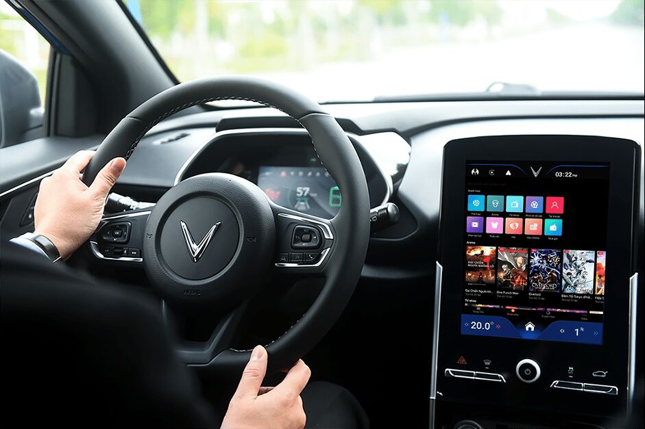 FPT Play hợp tác VinFast đưa nội dung giải trí lên xe ô tô điện