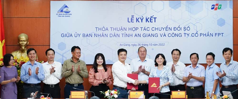 FPT ký kết hợp tác chuyển đổi số với An Giang