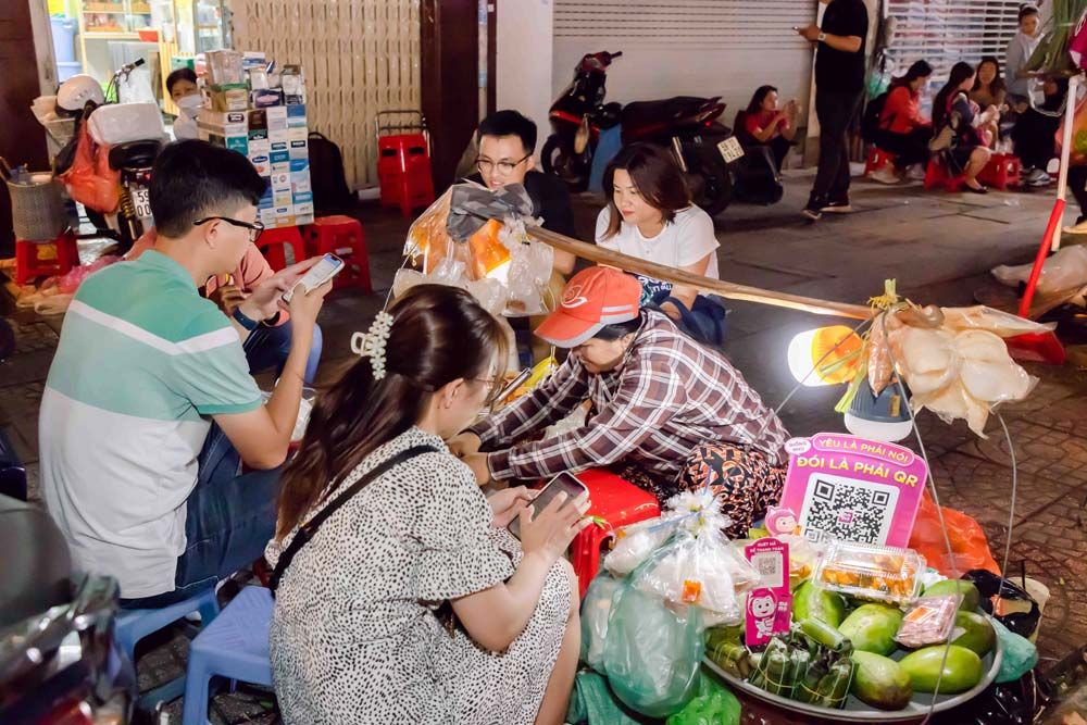 MoMo ra mắt chương trình QR Săn Kim Cương