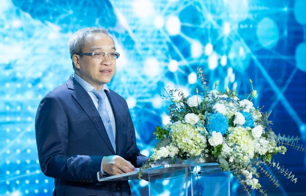 thứ trưởng Phan Tâm chúc mừng FPT Telecom