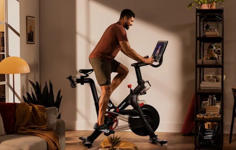 Amazon và Nike muốn mua Peloton