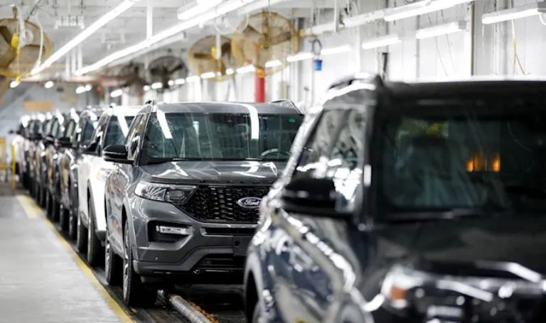 Ford hạn chế sản xuất tại các nhà máy Bắc Mỹ do thiếu chip