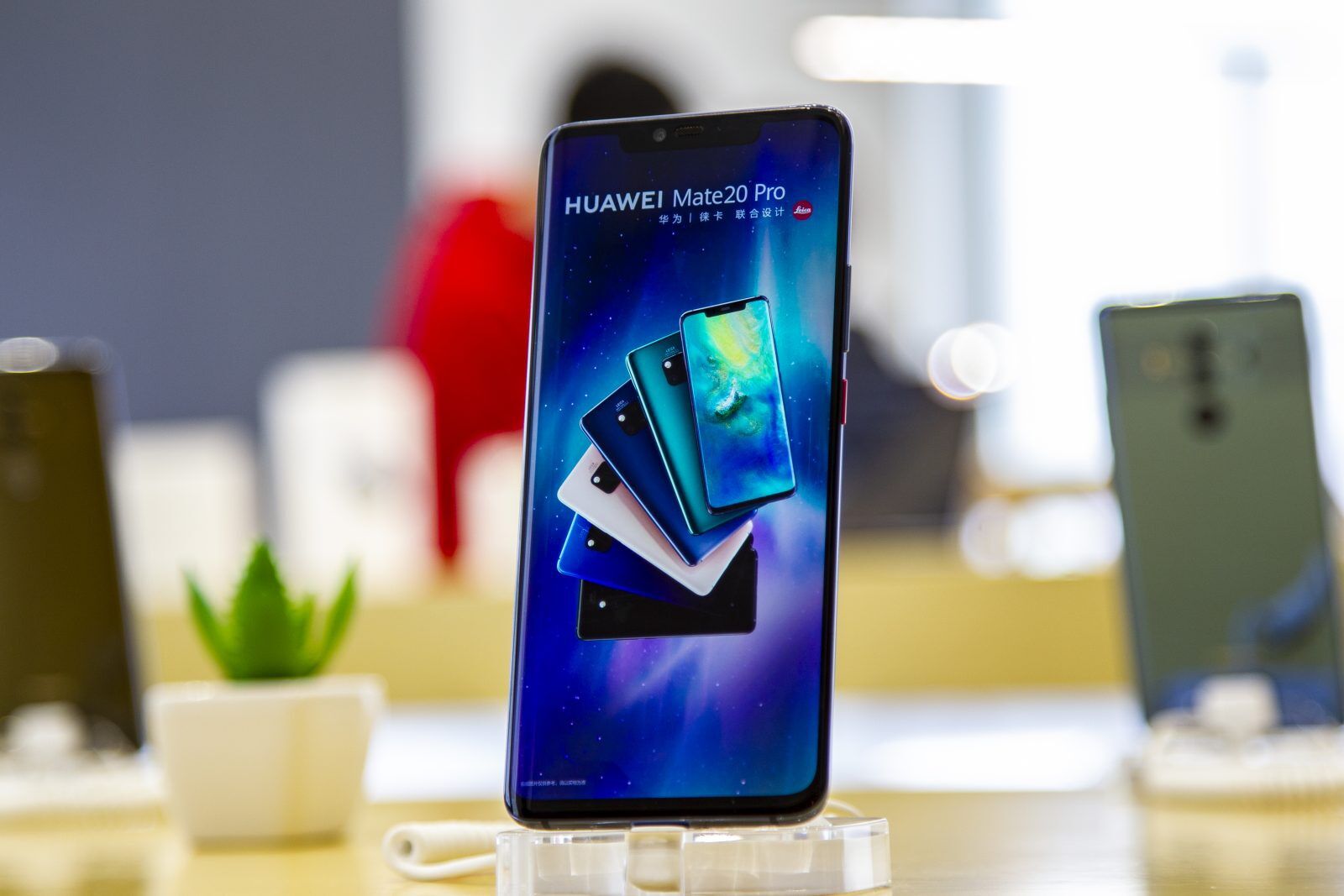Huawei không rút lui khỏi thị trường quốc tế - ảnh 1