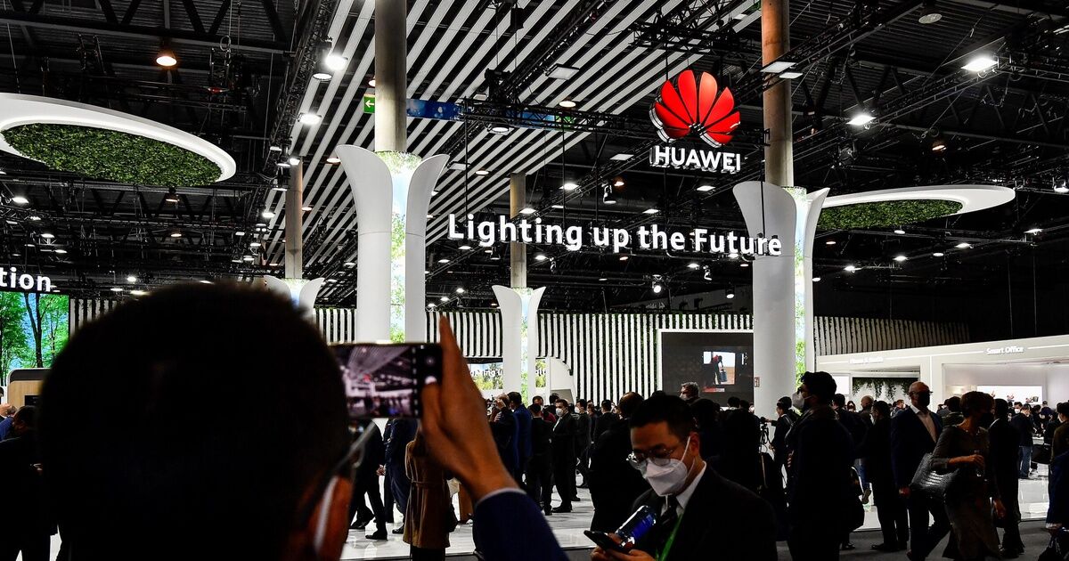 Huawei không rút lui khỏi thị trường quốc tế