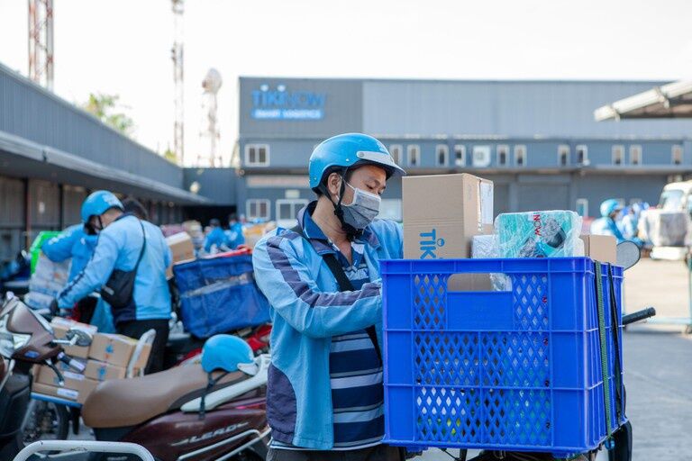Tiki giảm 40% phí cước vận chuyển trong bối cảnh xăng dầu tăng cao