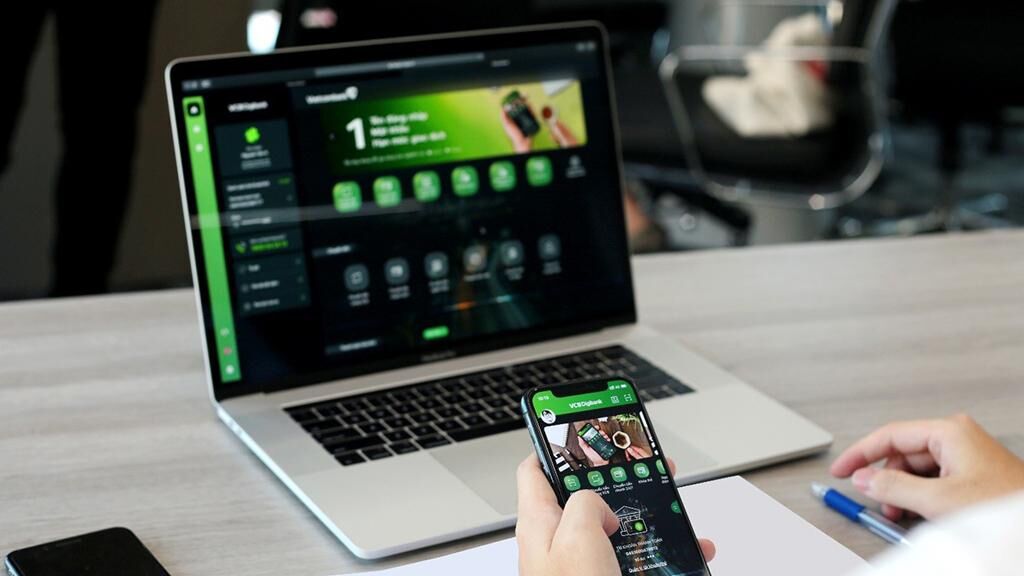 Ngân hàng và nhà mạng thống nhất thu phí SMS Banking 11.000 đồng/tháng