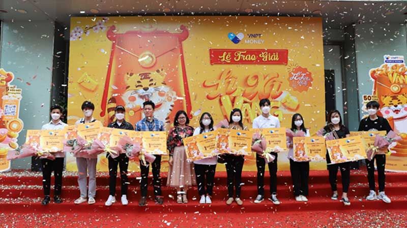 Trao thưởng chương trình LÌ XÌ VÀNG - TẾT RỘN RÀNG cùng VNPT Money