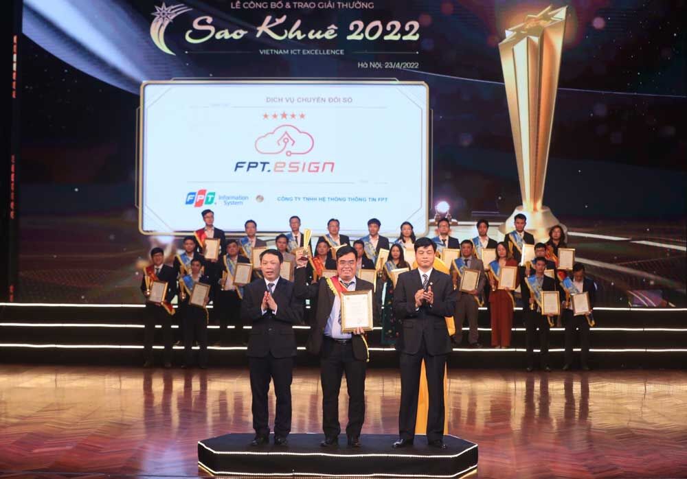 Top 10 Sao Khuê 2022 vinh danh FPT Cloud