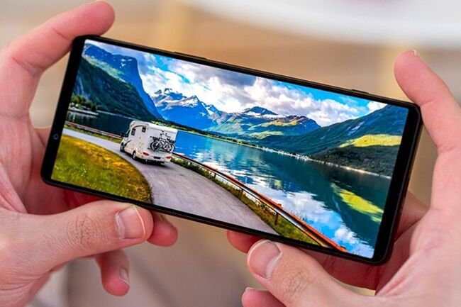 Sony-Xperia-1IV-trang-bi-ong-kinh-zoom-quang-85-125mm-1.jpg