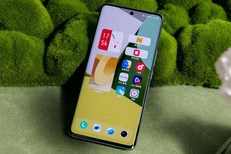 can-canh-vivo-S15-Pro-5G-15.jpg