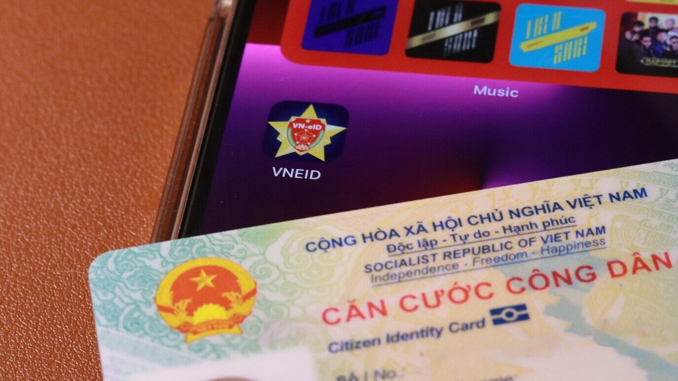 Dùng căn cước công dân gắn chip rút tiền tại ATM