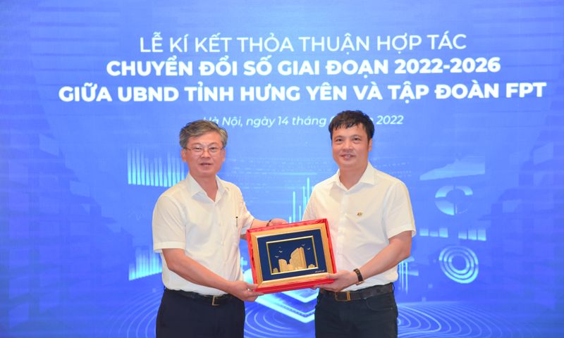 Hưng Yên và FPT ký kết thỏa thuận hợp tác chuyển đổi số đến năm 2026