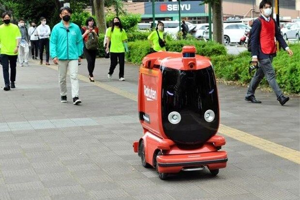Nhật Bản: Ba tập đoàn lớn thử nghiệm dùng robot tự hành để giao hàng