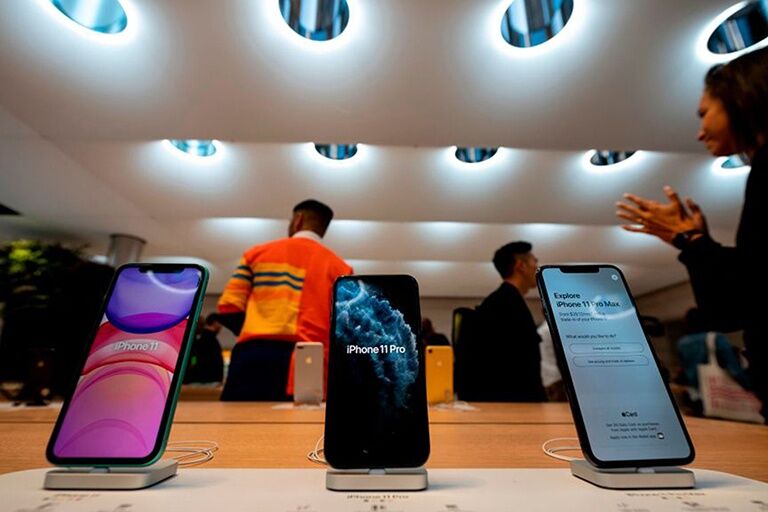 Foxconn tuyển thêm công nhân, iPhone 14 sẵn sàng được sản xuất