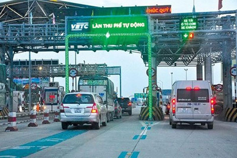 Từ 1/8, xe không dán thu phí không dừng đi vào cao tốc bị phạt