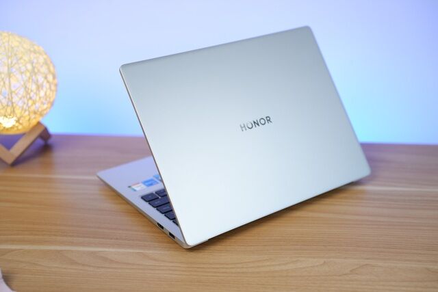 Honor MagicBook 14 ra mắt, giá từ 18 triệu đồng