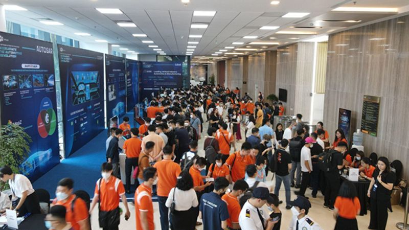 Gần 2.000 người tham dự Automotive Tech Show 2022
