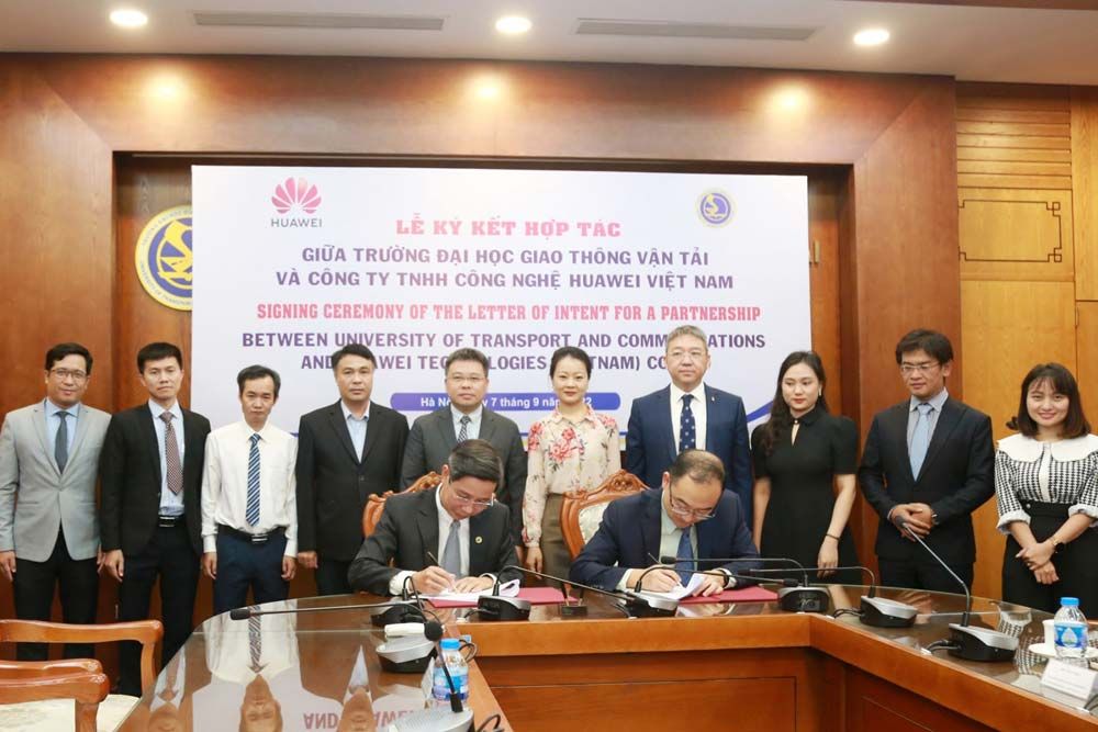 Huawei hợp tác đào tạo nhân tài số cùng 2 trường đại học tại Việt Nam