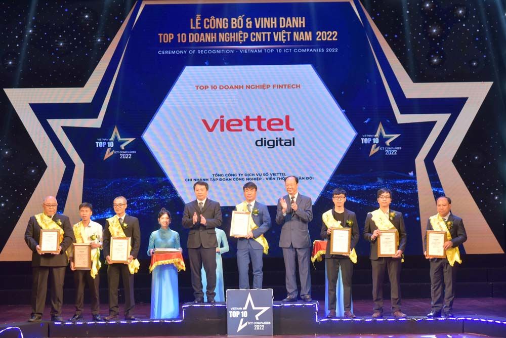 Tập đoàn Viettel có 6 thành viên được vinh danh tại TOP 10 DN CNTT Việt Nam