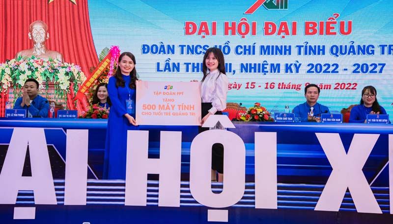 FPT trao tặng 500 máy tính cho Đoàn TNCS HCM Tỉnh Quảng Trị