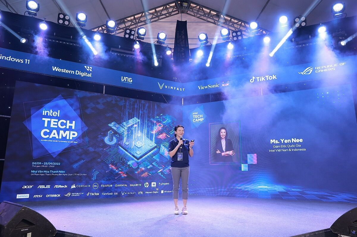 Triển lãm IT và gaming INTEL TECH CAMP: Nhiều hoạt động thú vị, đông người tham gia - intel tech camp 01