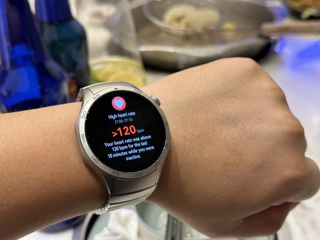 Smartwatch dần chiếm ưu thế so với đồng hồ truyền thống