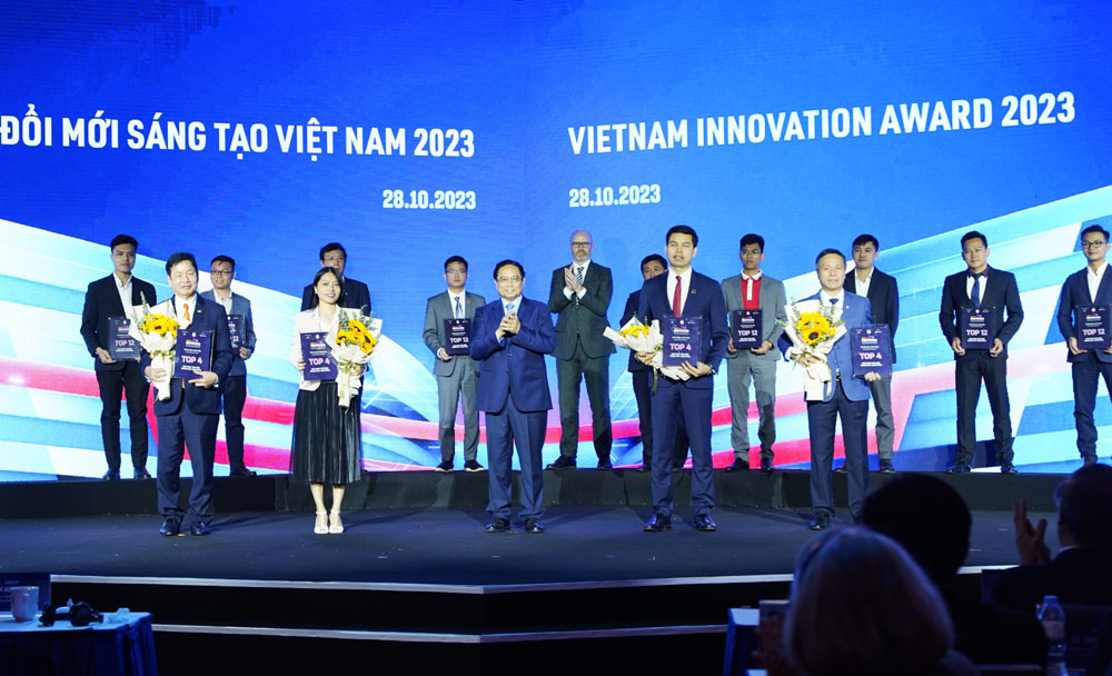 FPT lọt Top 10 Thương hiệu bền vững nhờ đổi mới sáng tạo