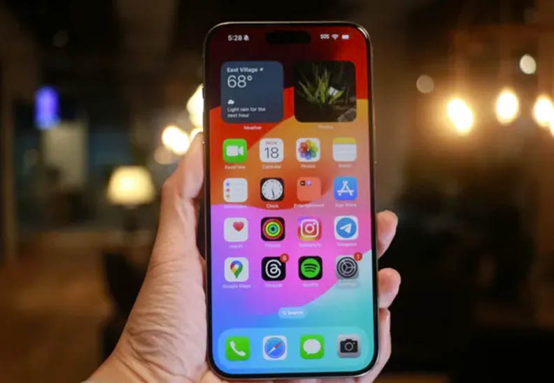 iPhone 15