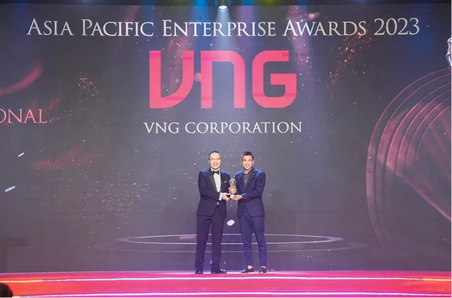 VNG Kelly Wong (phải) tại Lễ trao giải APEA 2023