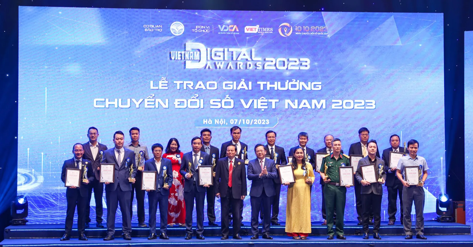 Vinh danh 38 giải pháp, tổ chức chuyển đổi số năm 2023