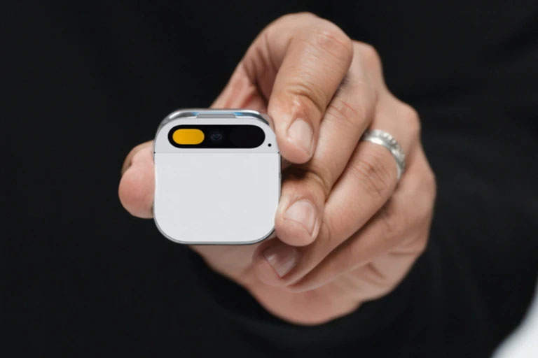 Humane giới thiệu AI Pin có thể khiến smartphone trở nên lỗi thời
