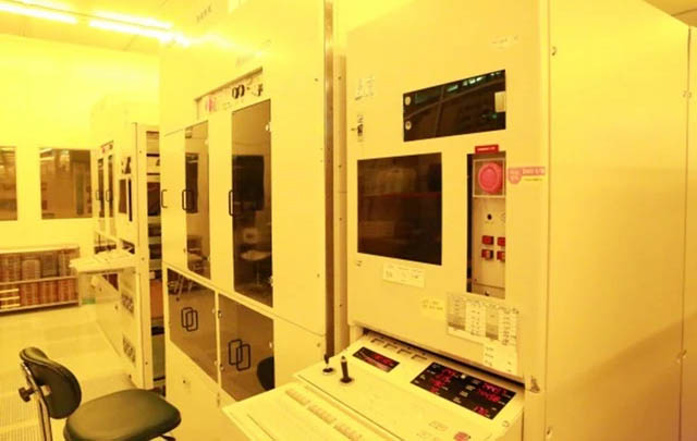 Trung Quốc mua thiết bị cũ từ Nikon để sản xuất chip