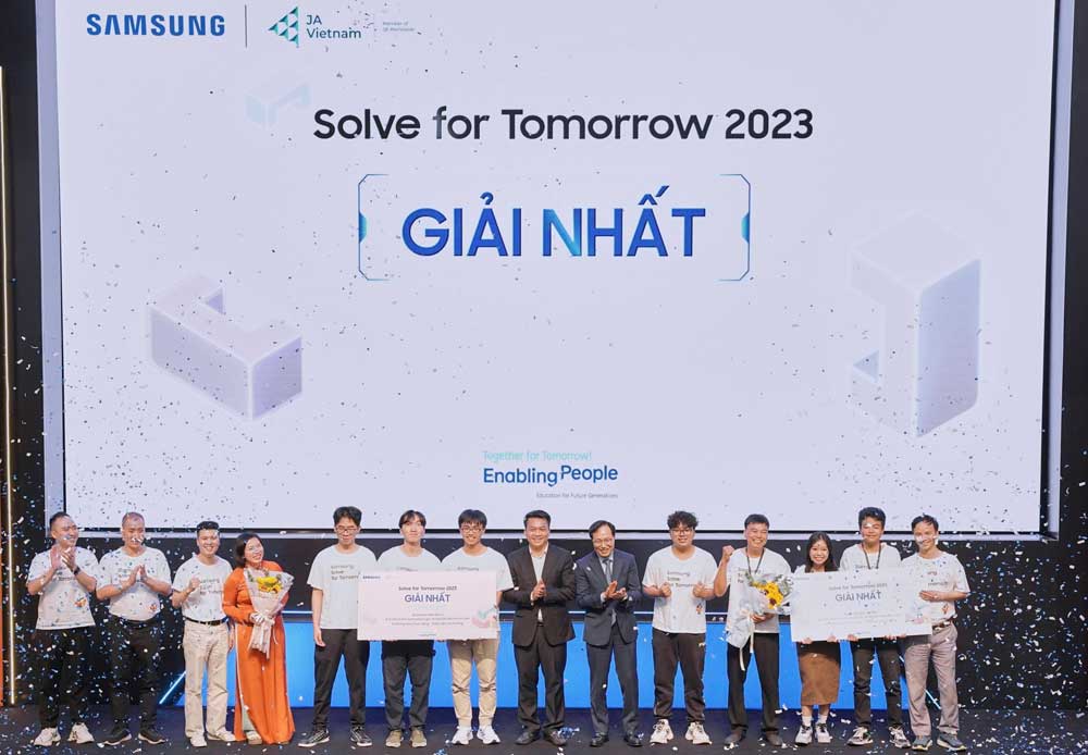 Solve for Tomorrow 2023 vinh danh hai Quán quân