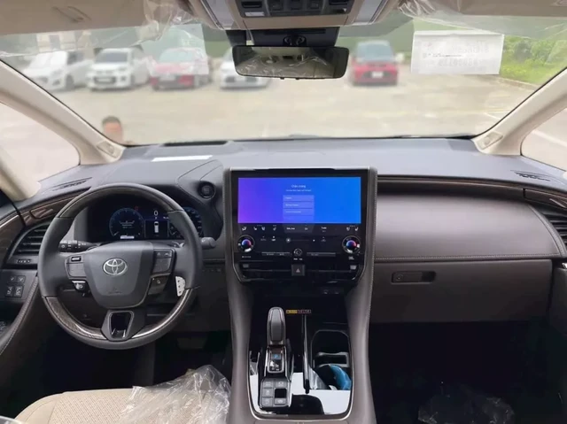 Toyota Alphard 2024