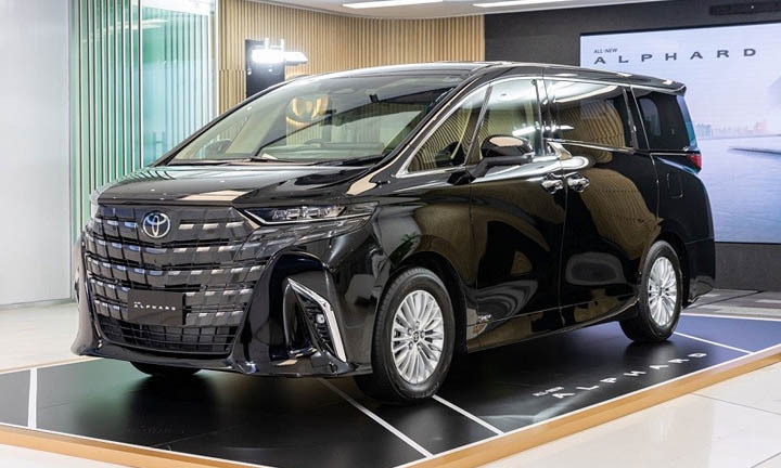 Toyota Alphard 2024 có mặt tại Việt Nam, giá 4,37 tỉ đồng