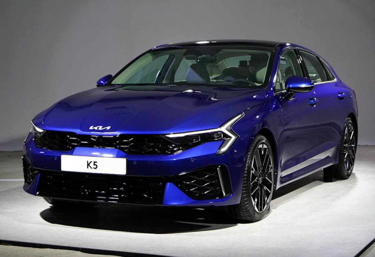 Kia K5 2024 trang bị thêm động cơ hybrid