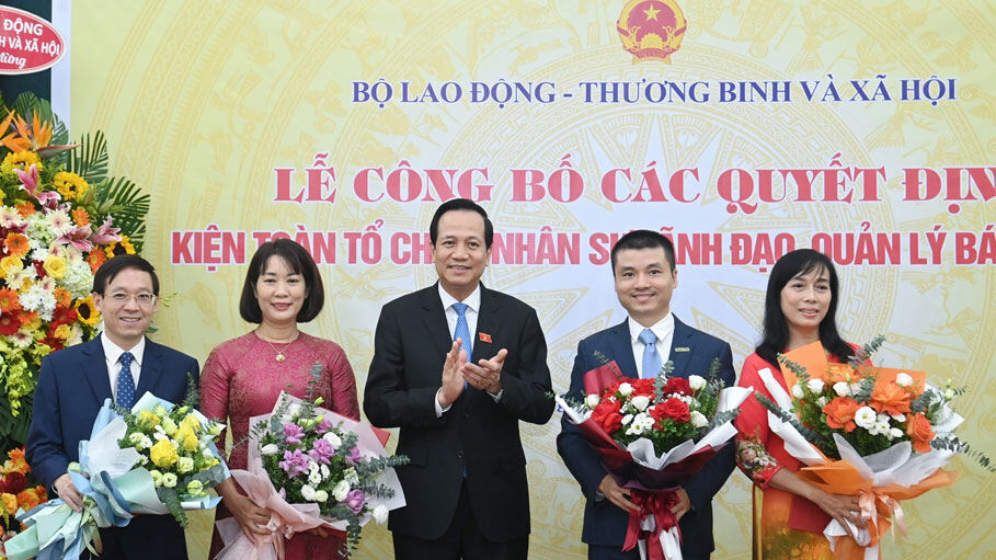 Báo Dân trí kiện toàn tổ chức trên cơ sở hợp nhất hai đơn vị báo chí