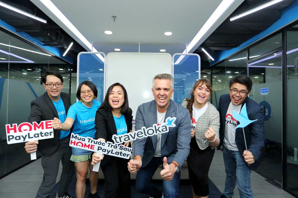 Home Credit và Traveloka