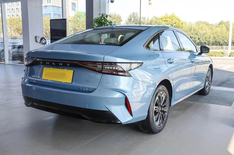 Chery Fengyun A8 PHEV
