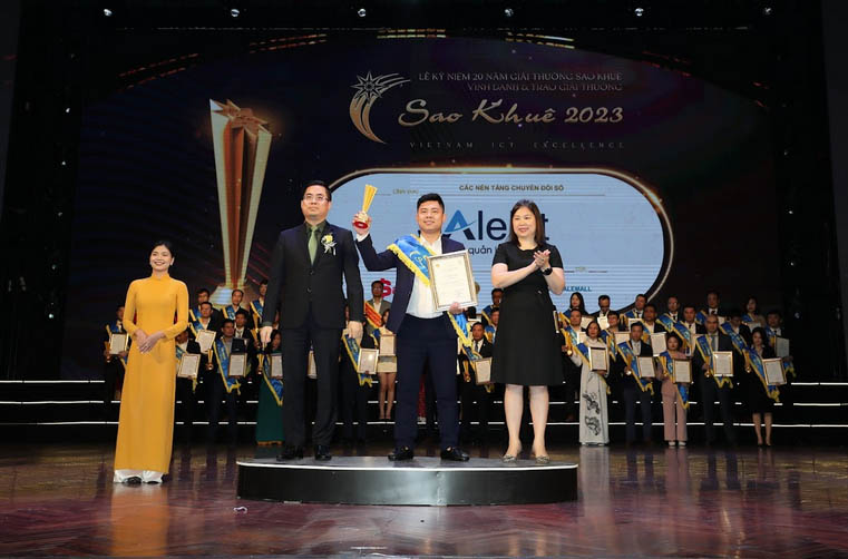 SaleKit - Phần mềm quản lý bán hàng đa kênh được trao tặng Giải thưởng Sao Khuê 2023