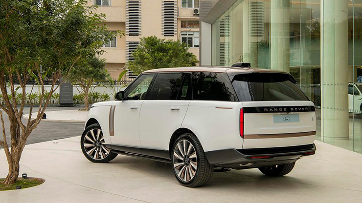 Range Rover SV