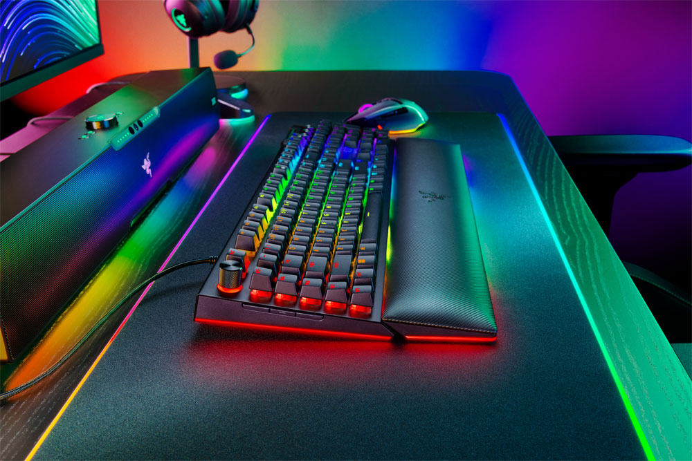 Trải nghiệm với bàn phím BlackWidow V4 Pro giá 6 triệu đồng
