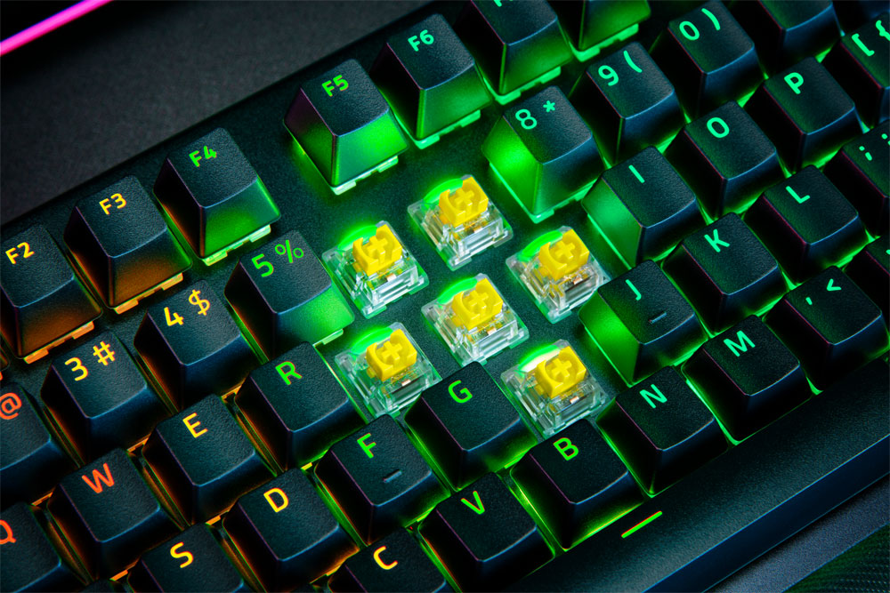 Trải nghiệm với bàn phím BlackWidow V4 Pro giá 6 triệu đồng