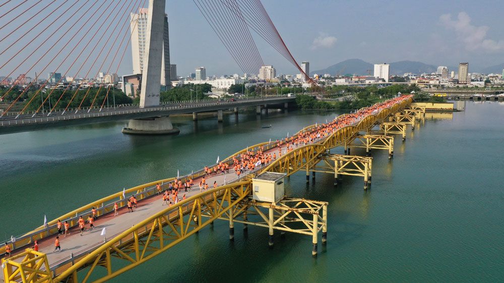 Gần 10.000 người tham dự chuỗi hoạt động vì cộng đồng của FPT
