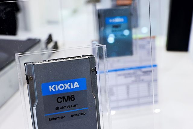 Ổ SSD tiếp đà giảm giá mạnh